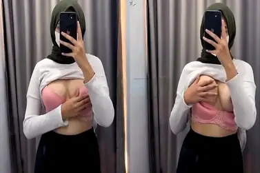 Bokep Jilbab ABG Jilbab Sok Tahu Pamer Dada Kost