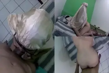 Bokep Jilbab Istri Tetangga Mukena Liar Ranjang
