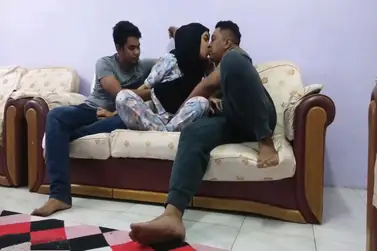 Bokep Jilbab Tante Cantik Selingkuh Brondong 2026