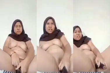 Bokep Jilbab Ukhti Main Terong Sendiri Sange