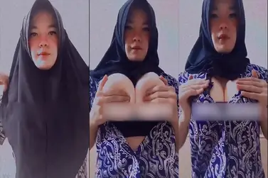 Bokep Jilbab Ukhti Nabilah Remas Dada Sendiri