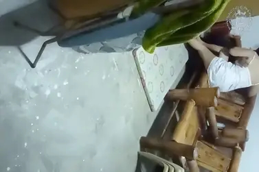 Ngentot Di Kursi Bambu Sangat Nikmat Kamar Kost